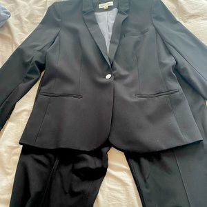 Calvin Kline one Button Blazer/ Pleated Trousers